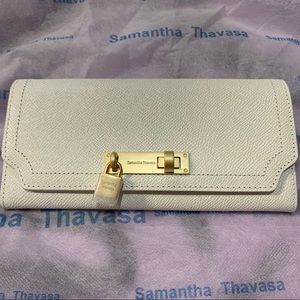 NWOT Samantha Thavasa Corly Wallet